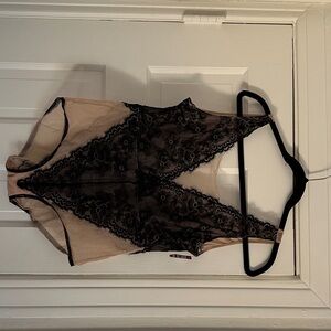 Black Lace Bodysuit Vince Camuto - Large NWT